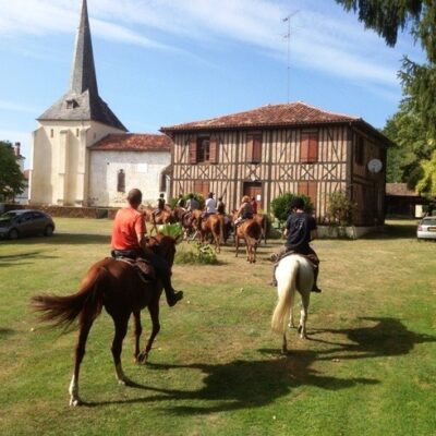 Horseback riding day in picturesque villages and wildlife, Mézos/Uza/Levignac - 2026